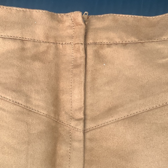 SUADE CAMEL SKIRT - Picture 4 of 5